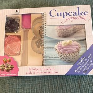 NWT Cupcake Perfection kit